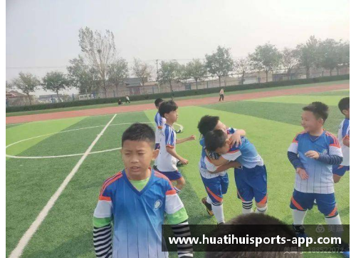 小猪之路：足坛风云少年的成长之旅